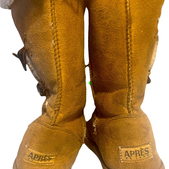 Apres by Lamo Girls 4Y tan suede boots. Side buckles Faux fur lining - Picture 2 of 5